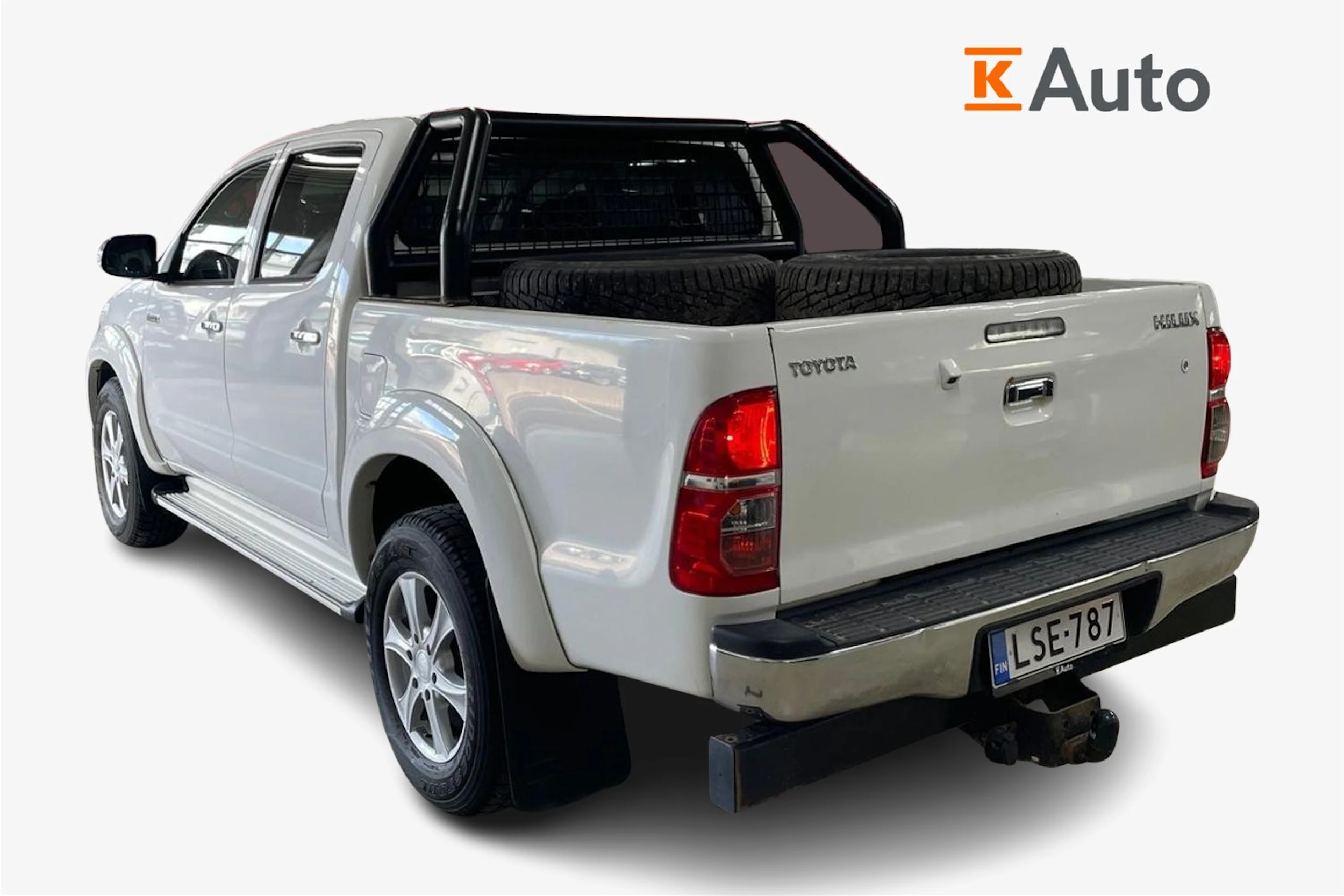 Valkoinen Toyota Hilux 2015 kuva 3.