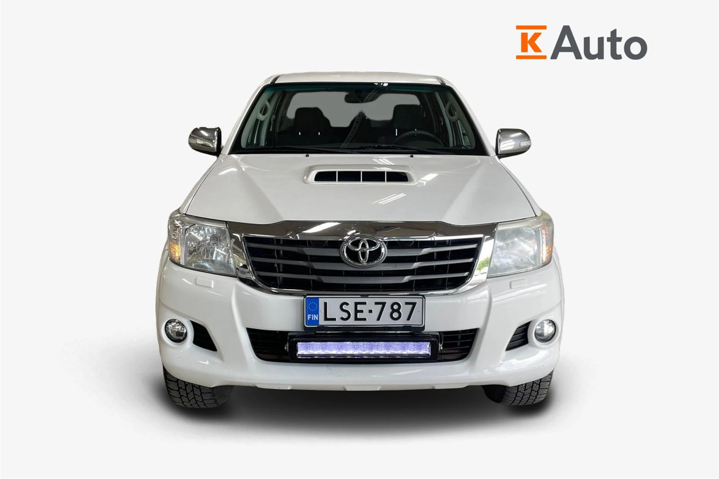 Valkoinen Toyota Hilux 2015 kuva 5.