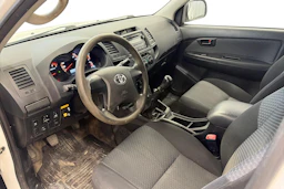 valkoinen Toyota Hilux 2015 kuva 6.