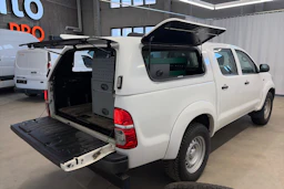 valkoinen Toyota Hilux 2015 kuva 10.