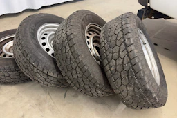 valkoinen Toyota Hilux 2015 kuva 12.