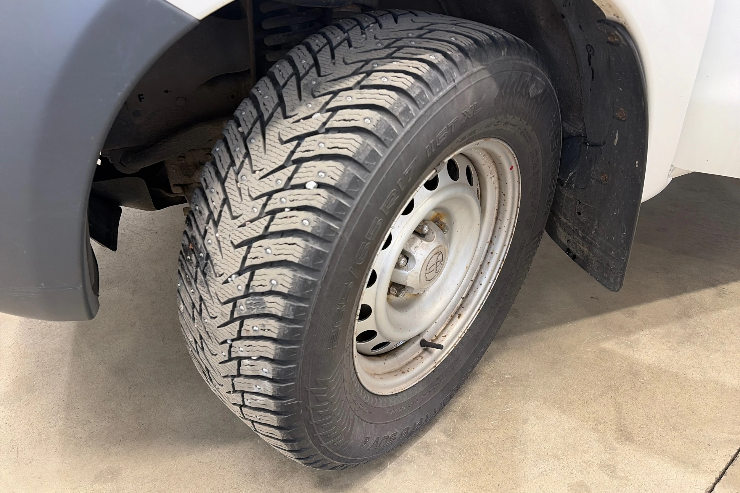 valkoinen Toyota Hilux 2015 kuva 14.