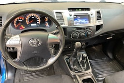 sininen Toyota Hilux 2015 kuva 9.