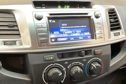 sininen Toyota Hilux 2015 kuva 17.