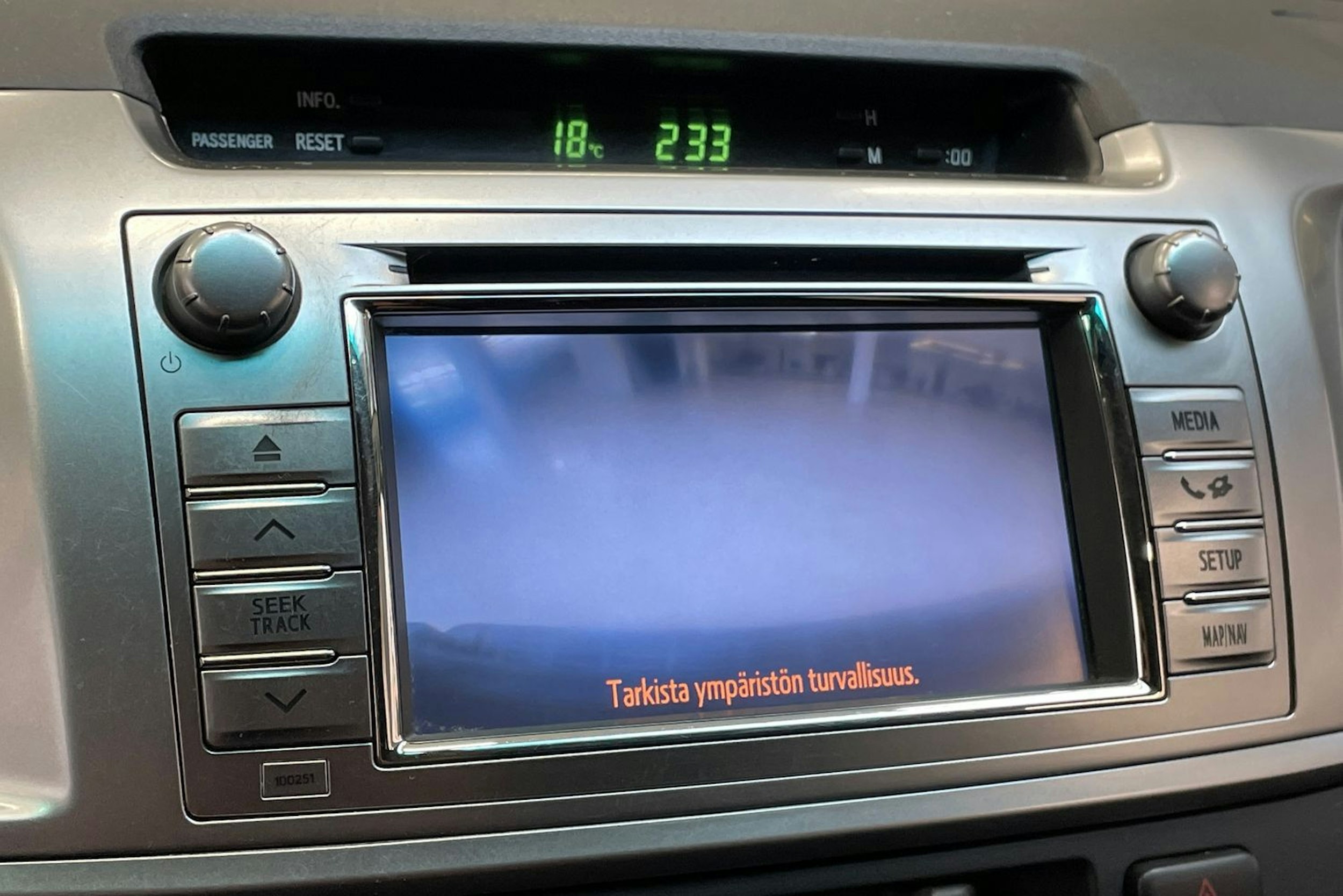 sininen Toyota Hilux 2015 kuva 20.