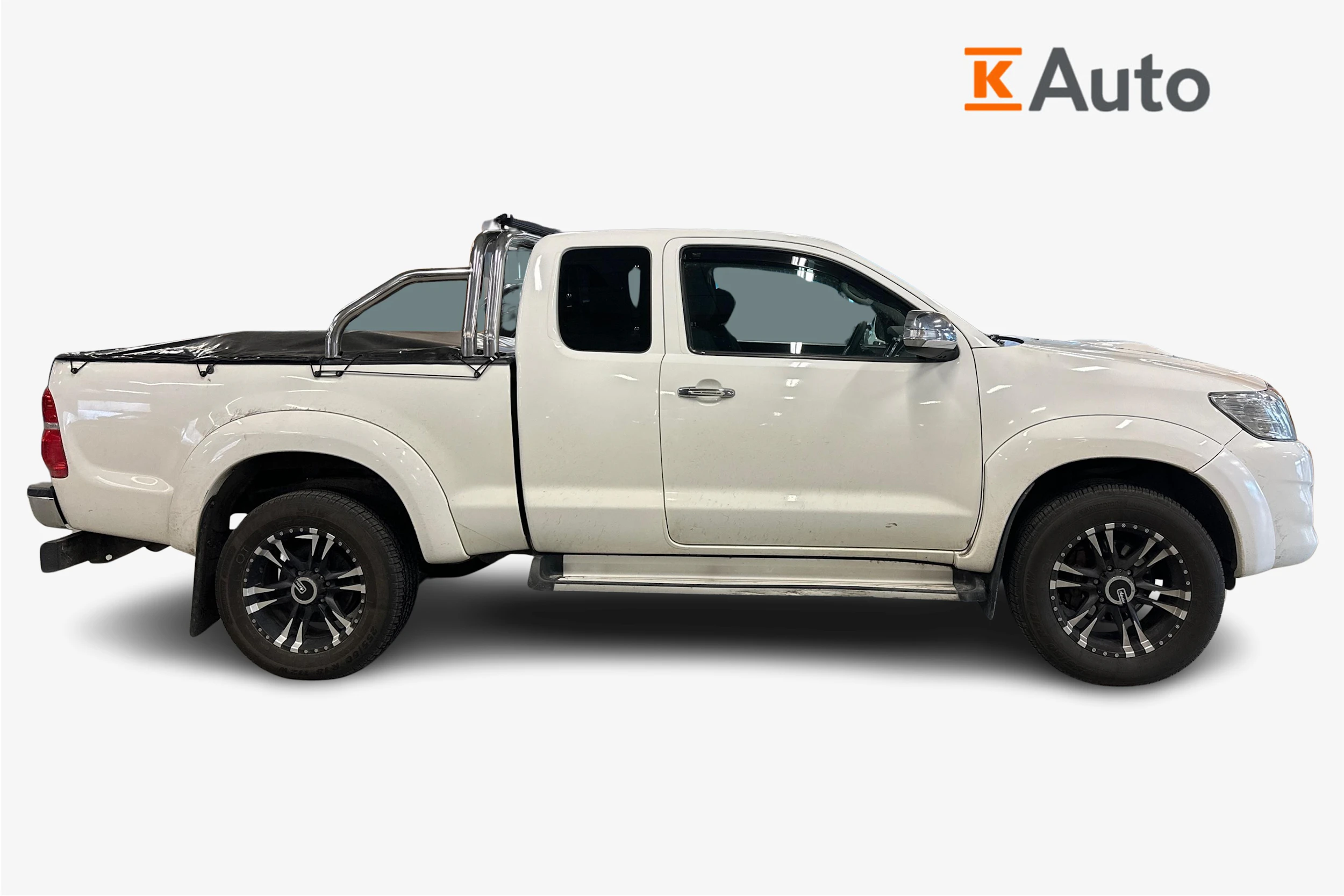 valkoinen Toyota Hilux 2015 kuva 2.