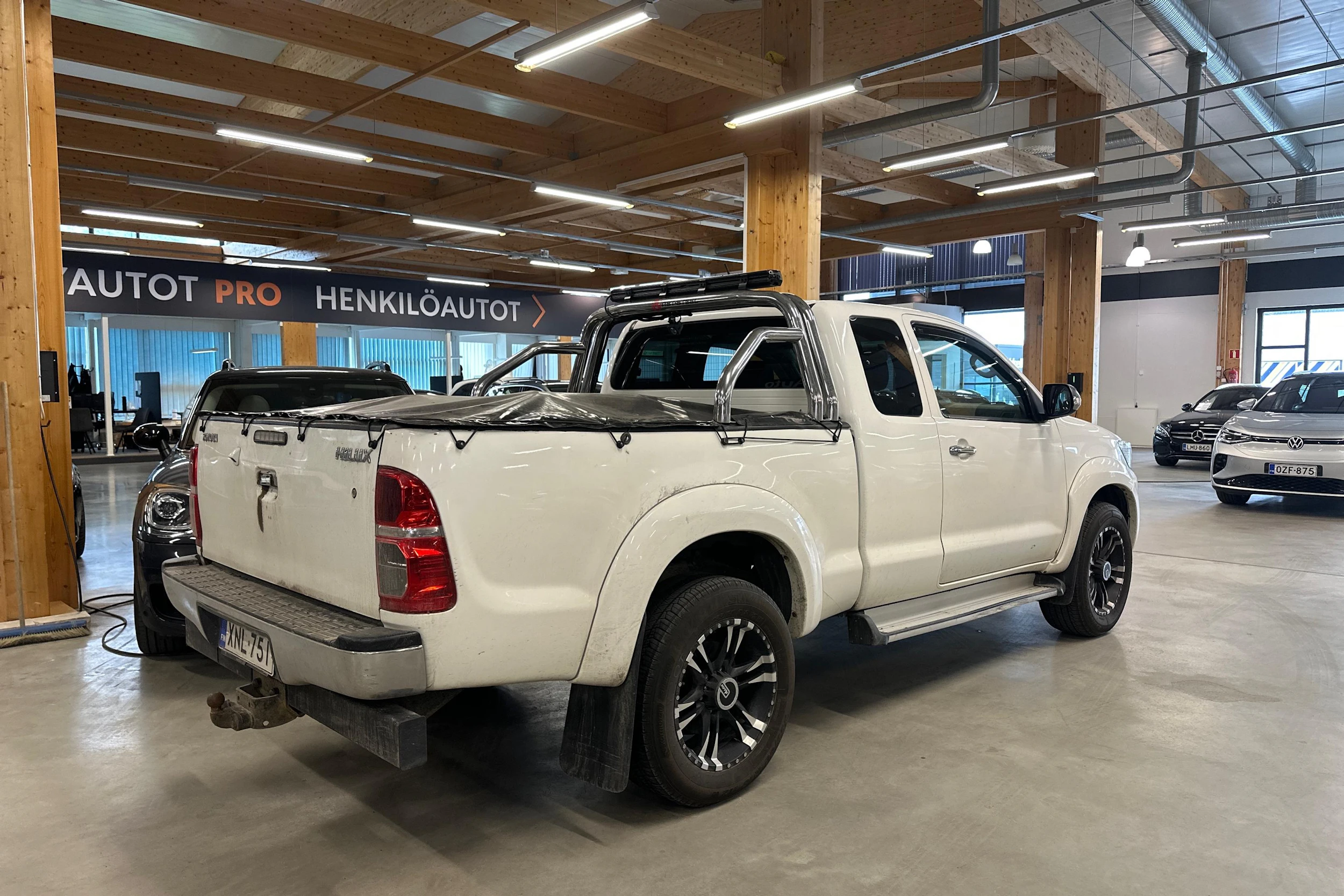 valkoinen Toyota Hilux 2015 kuva 3.