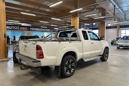 valkoinen Toyota Hilux 2015 kuva 3.
