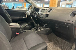 valkoinen Toyota Hilux 2015 kuva 6.