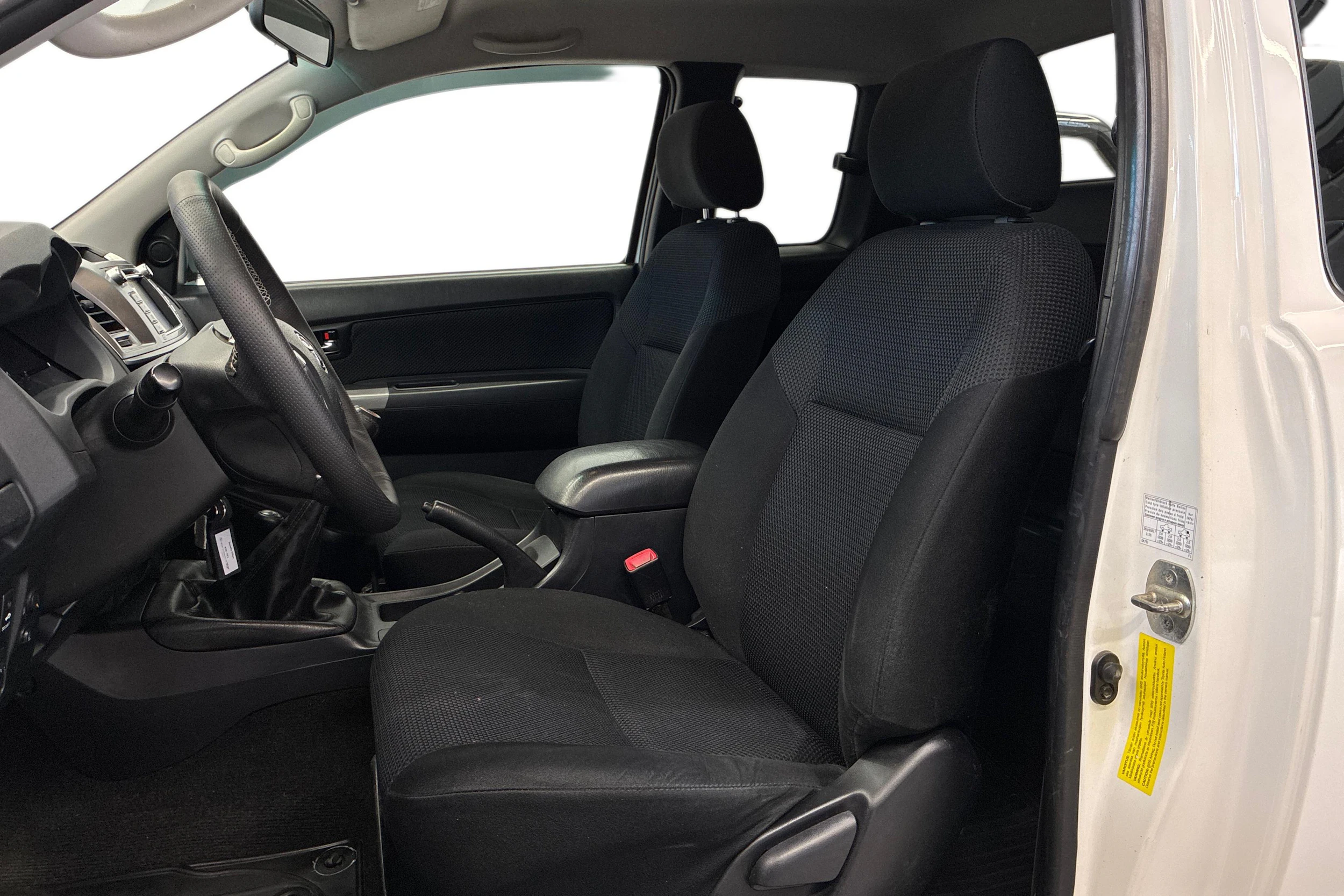 valkoinen Toyota Hilux 2015 kuva 8.