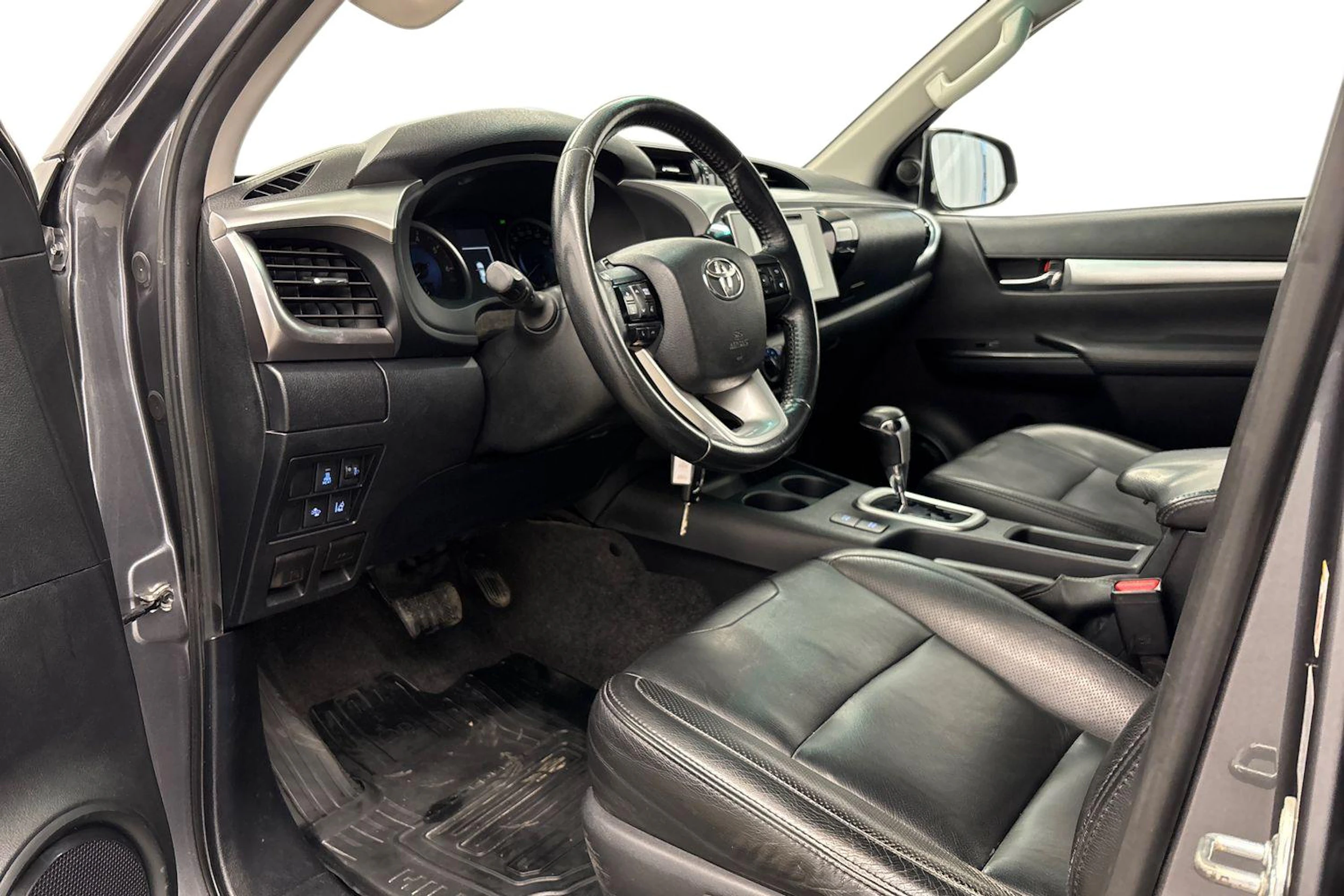 met. harmaa Toyota Hilux 2016 kuva 8.