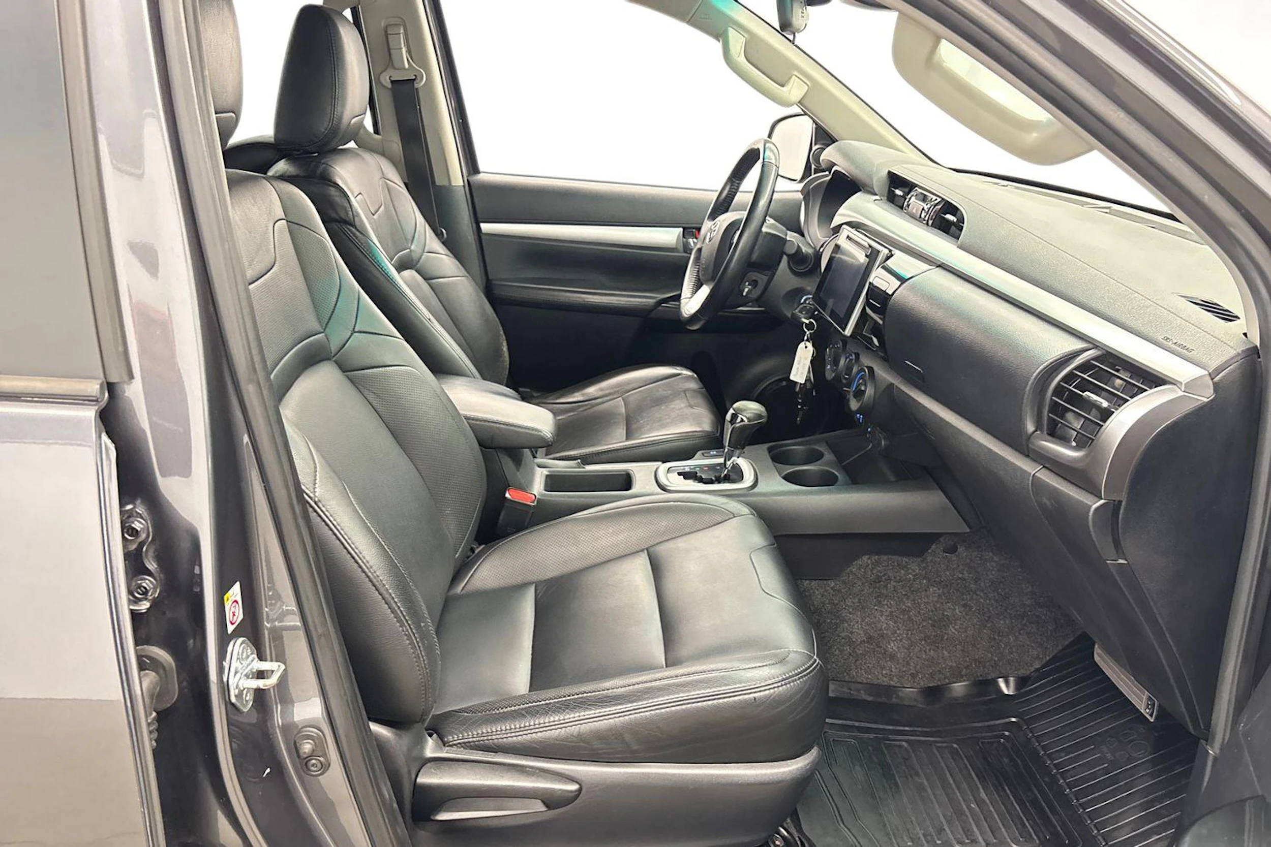 met. harmaa Toyota Hilux 2016 kuva 11.