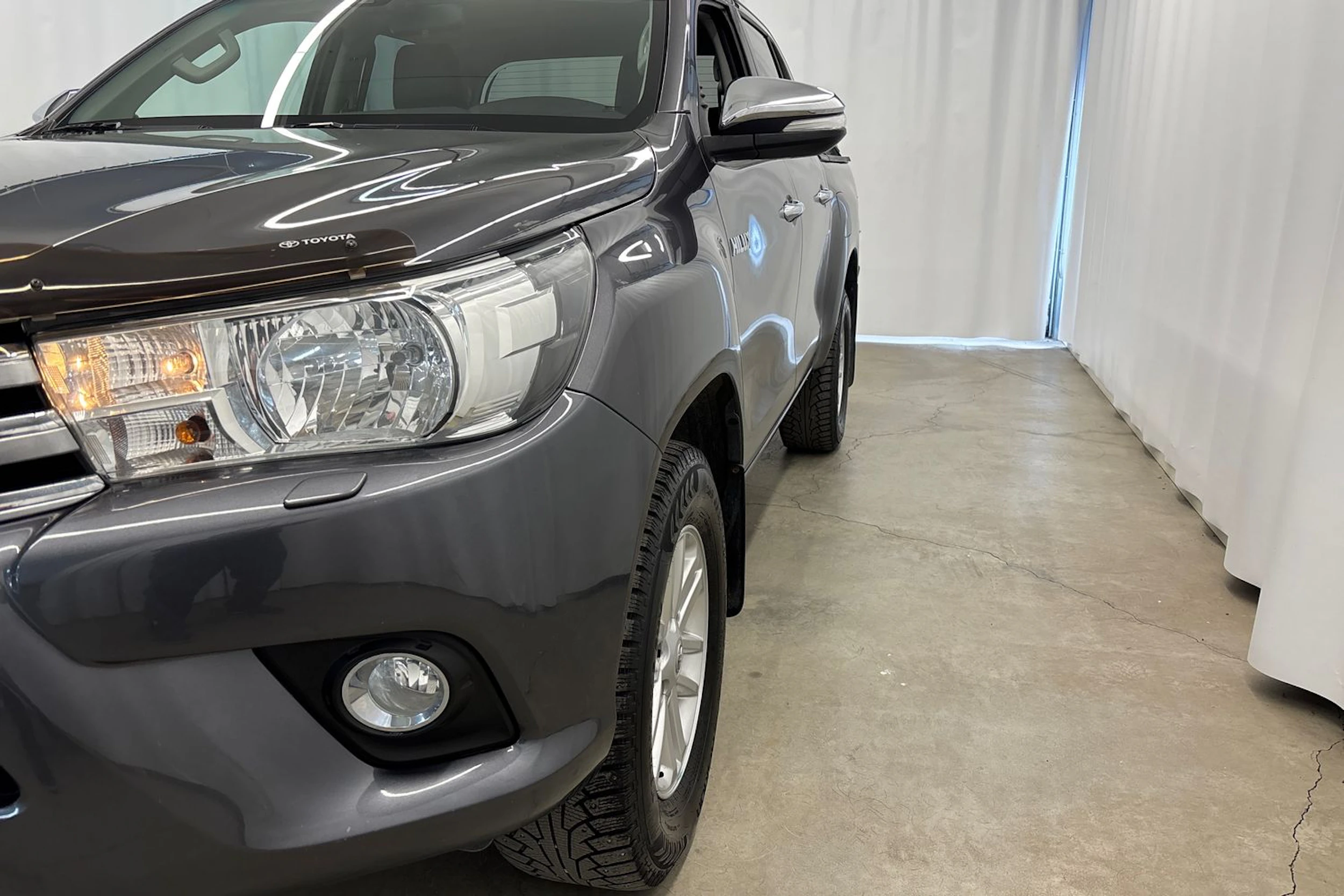 met. harmaa Toyota Hilux 2016 kuva 13.