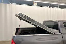 met. harmaa Toyota Hilux 2016 kuva 18.