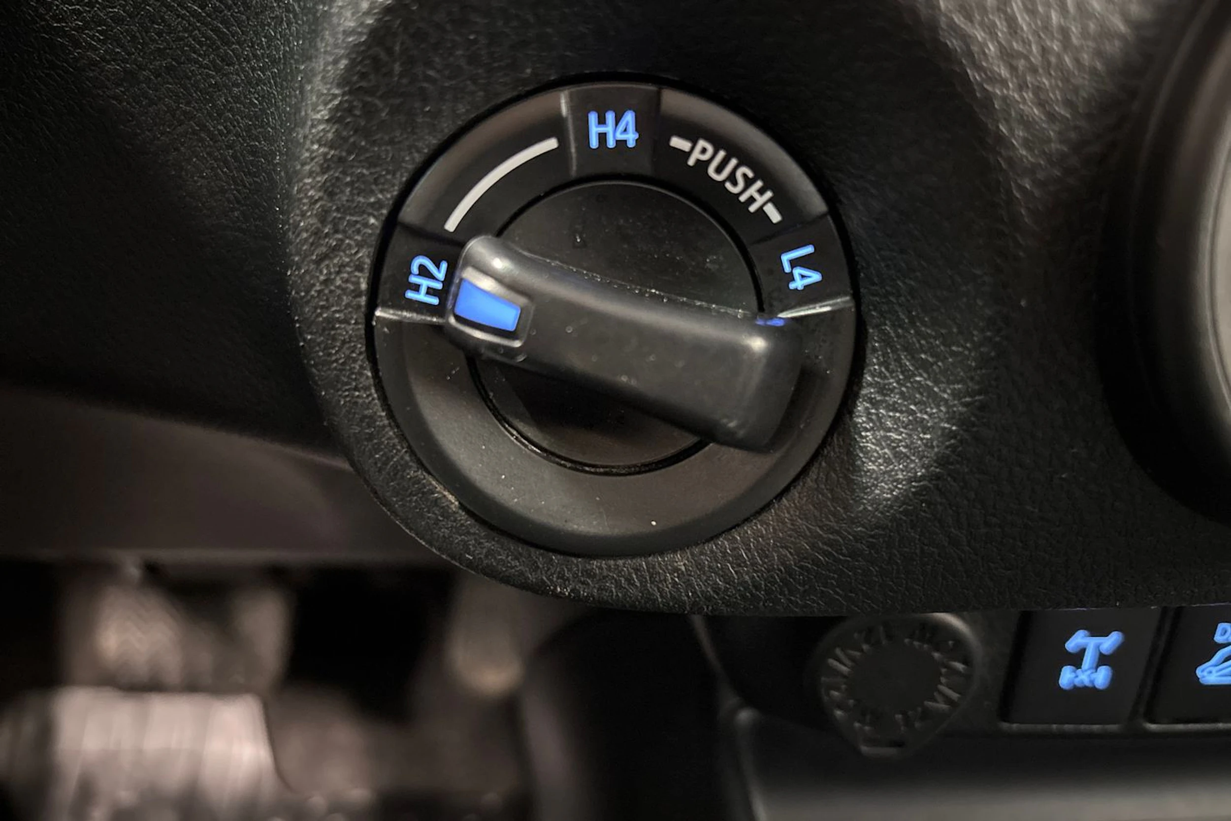 met. harmaa Toyota Hilux 2016 kuva 23.