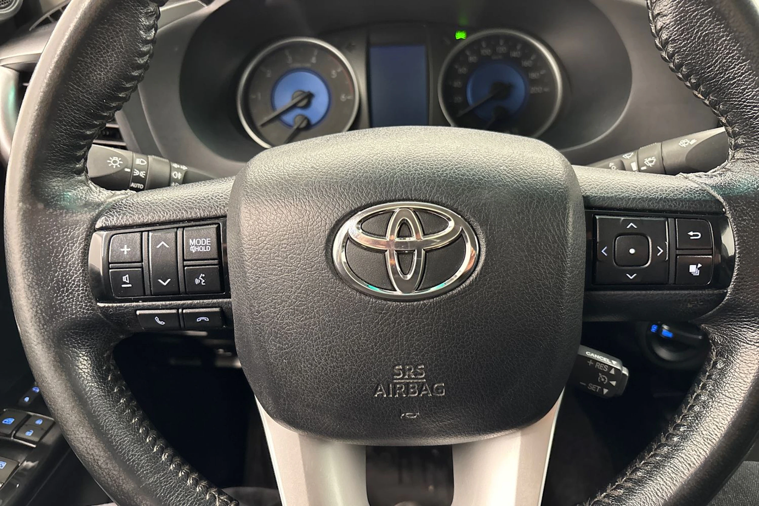 met. harmaa Toyota Hilux 2016 kuva 27.