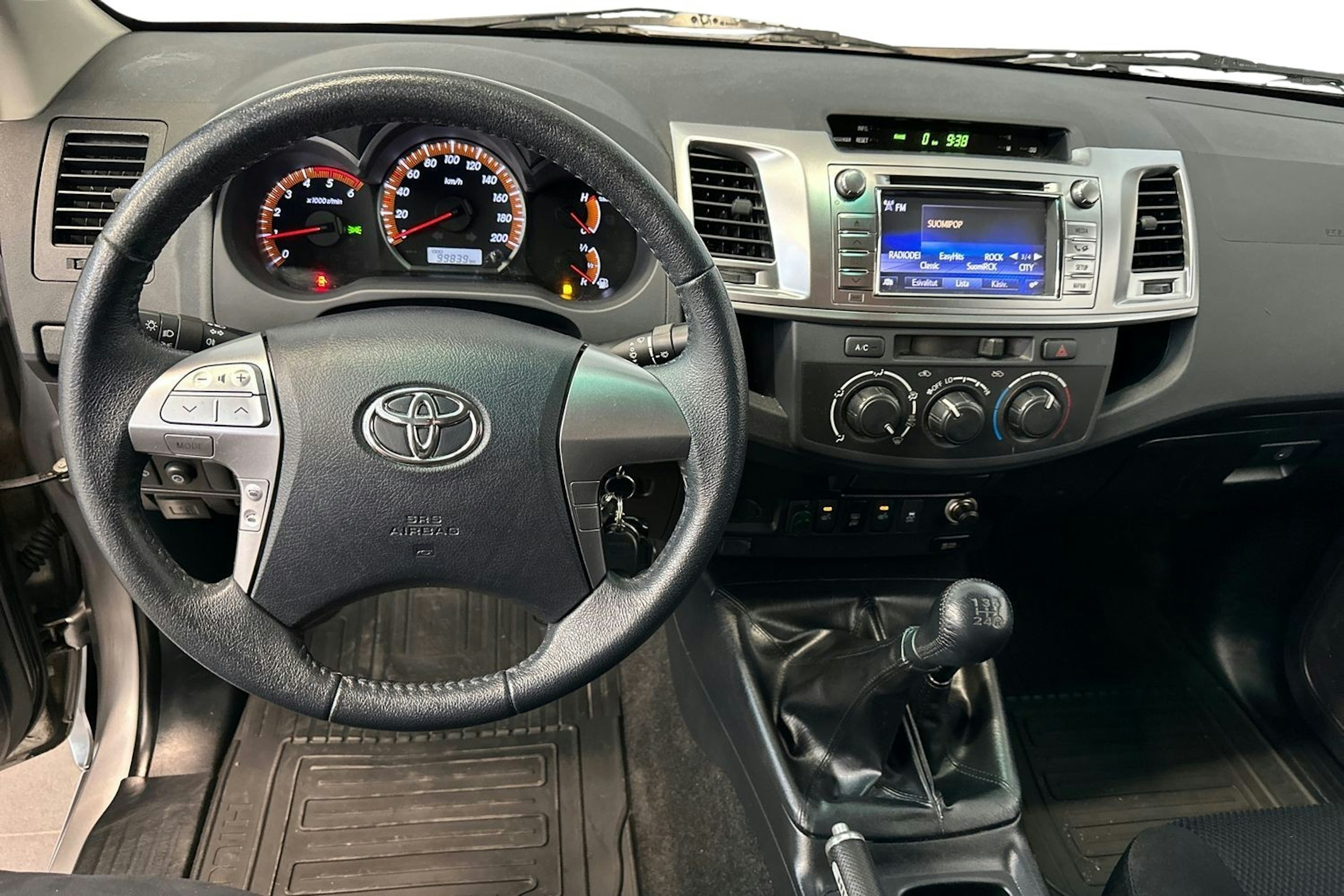 hopea Toyota Hilux 2016 kuva 9.