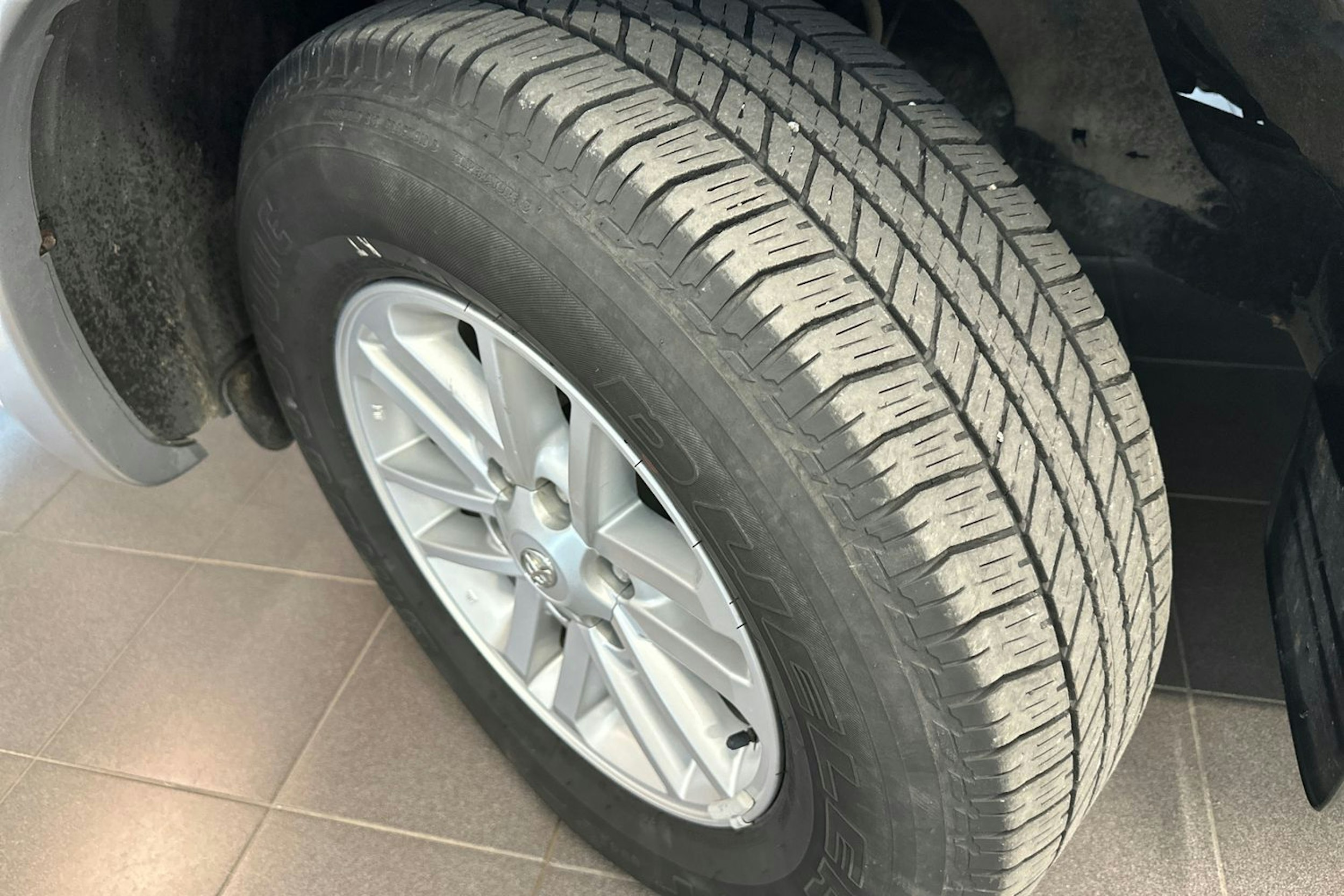 hopea Toyota Hilux 2016 kuva 13.