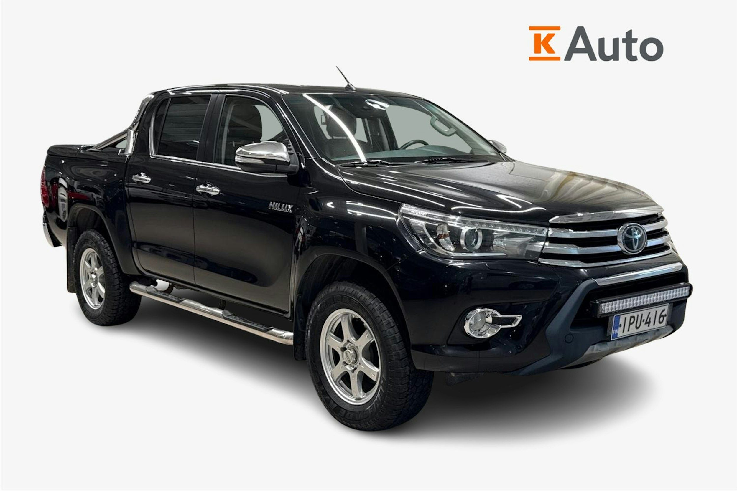 musta Toyota Hilux 2016 kuva 1.