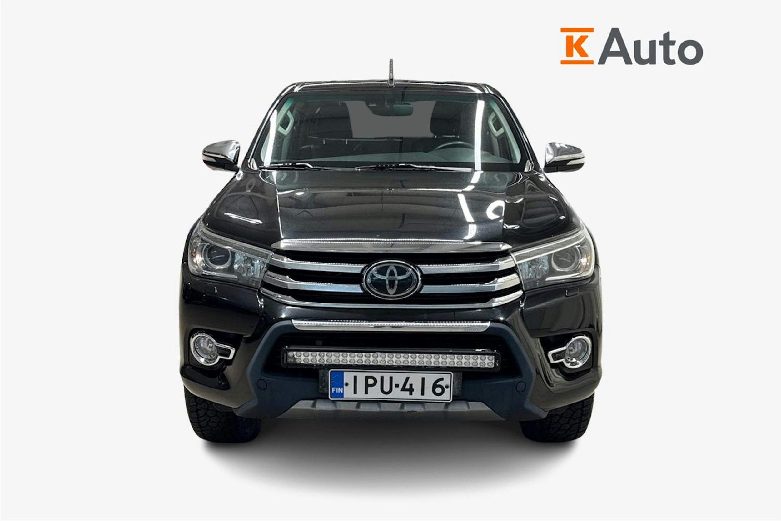 musta Toyota Hilux 2016 kuva 5.
