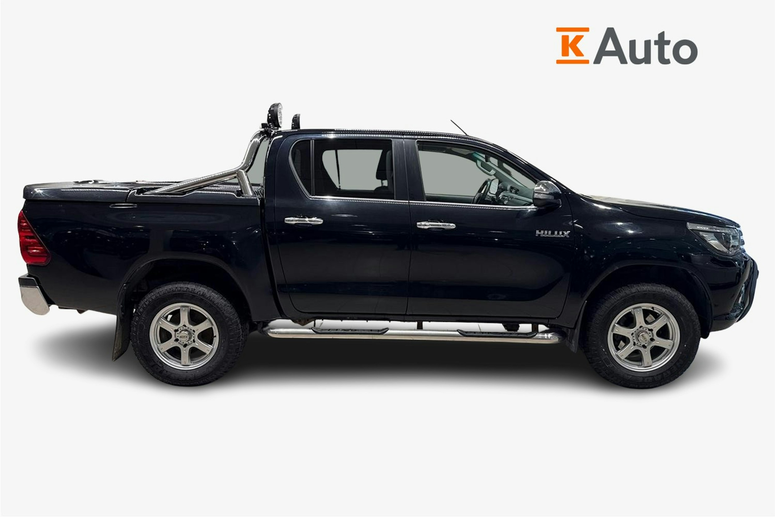 musta Toyota Hilux 2016 kuva 6.