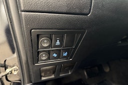 musta Toyota Hilux 2016 kuva 22.