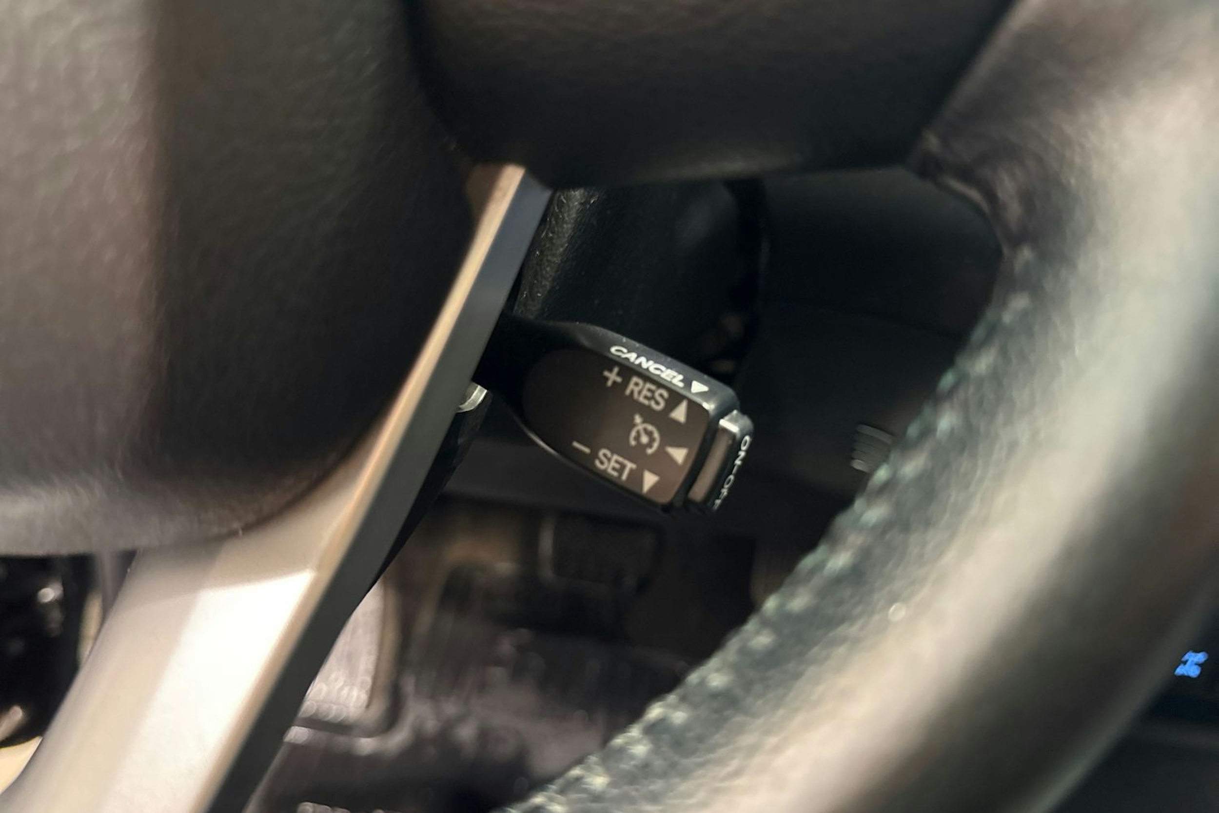 musta Toyota Hilux 2016 kuva 24.
