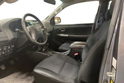 harmaa Toyota Hilux 2016 kuva 3.