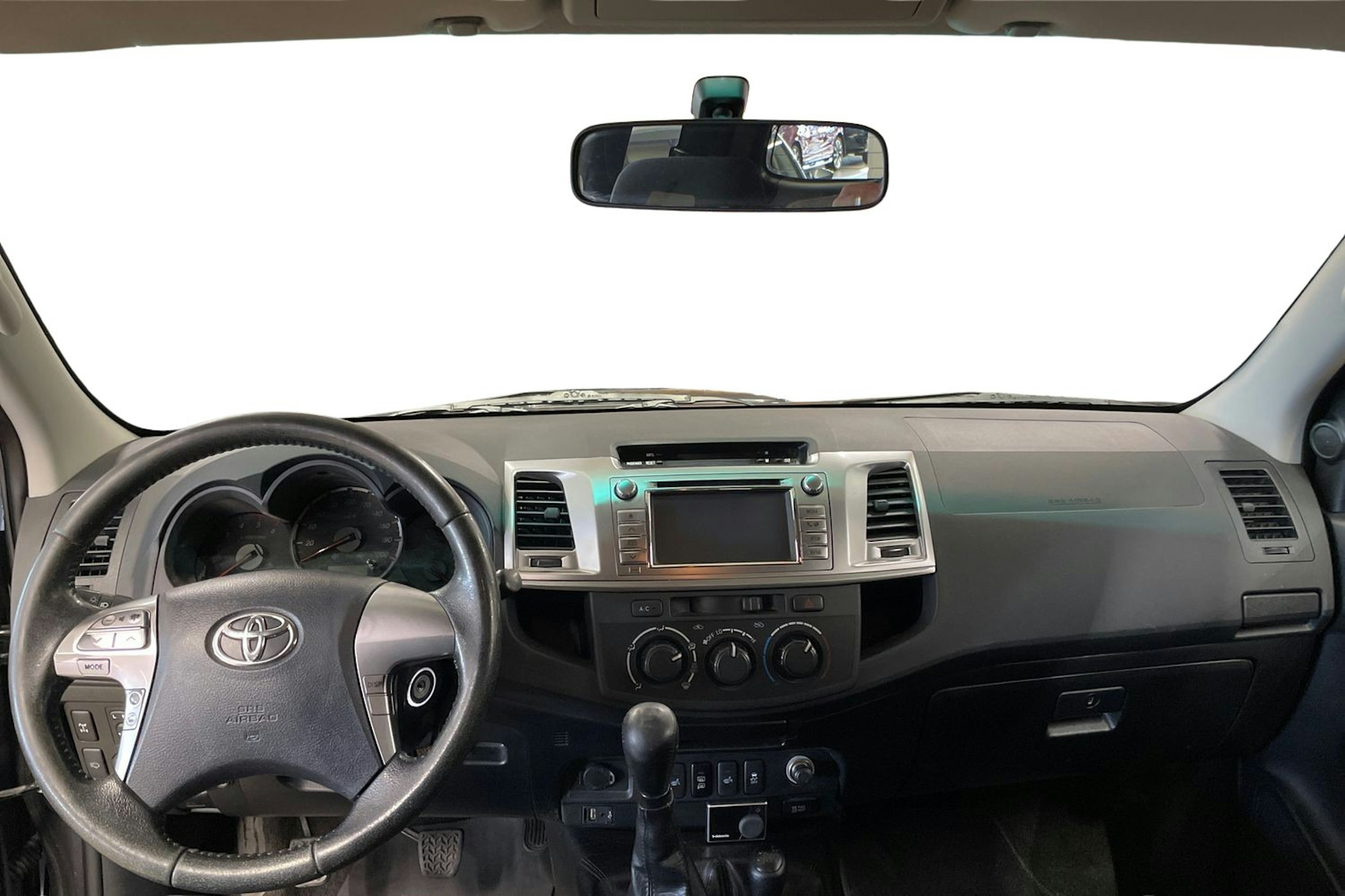harmaa Toyota Hilux 2016 kuva 9.