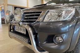 harmaa Toyota Hilux 2016 kuva 13.