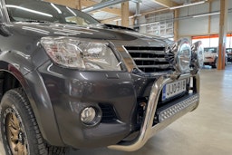 harmaa Toyota Hilux 2016 kuva 14.