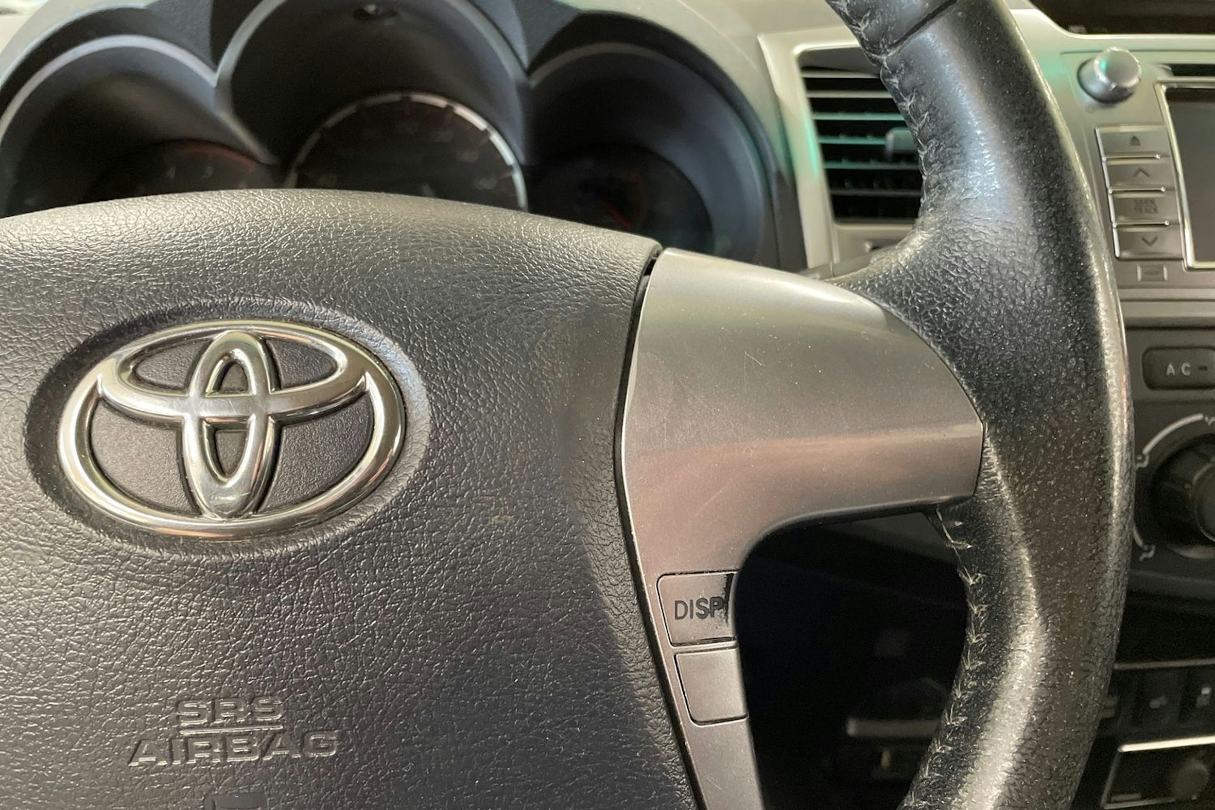 harmaa Toyota Hilux 2016 kuva 28.