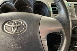 harmaa Toyota Hilux 2016 kuva 28.