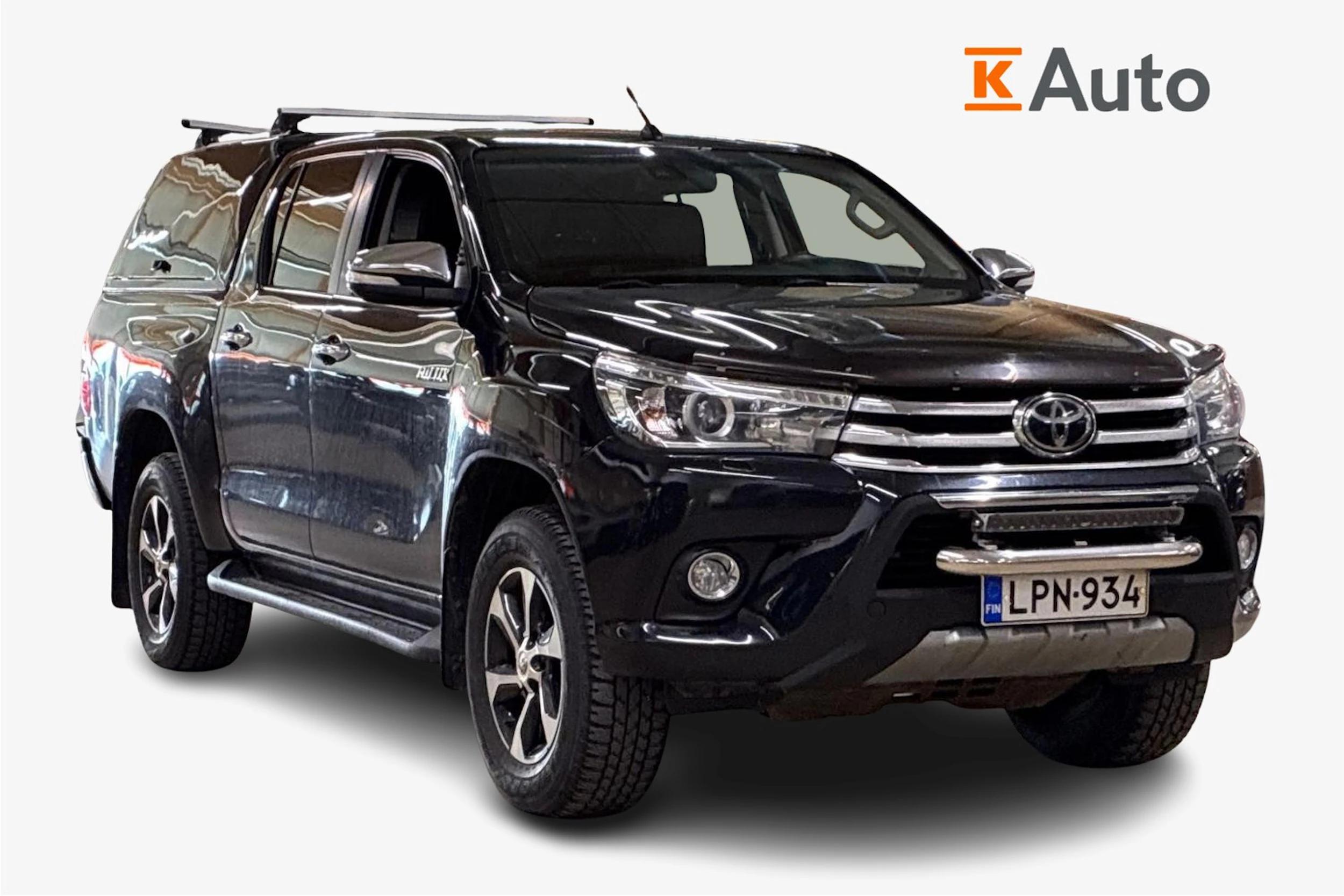 musta Toyota Hilux 2016 kuva 1.