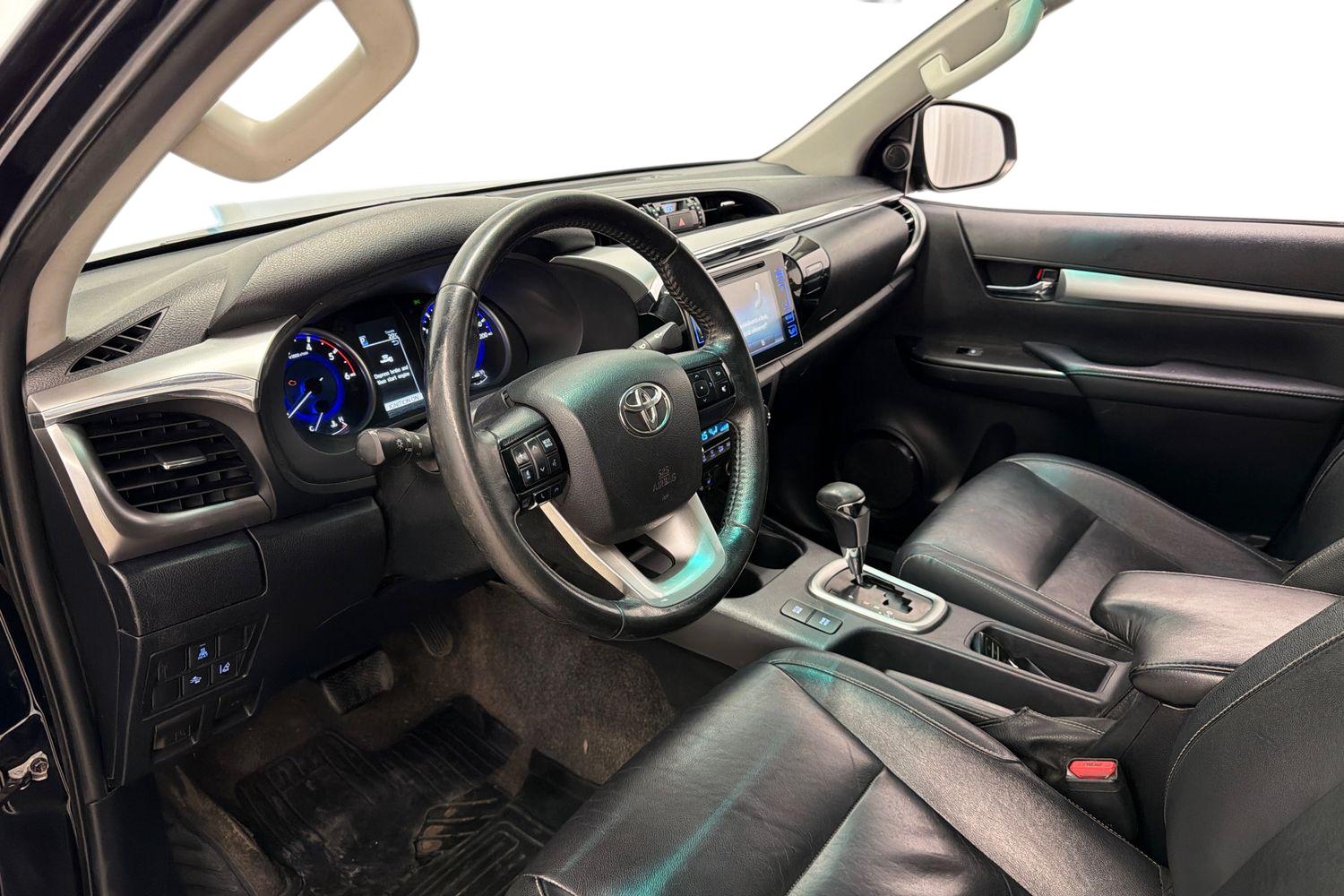 Toyota Hilux 2016, kuva 6/26