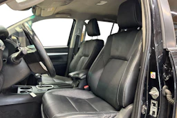 musta Toyota Hilux 2016 kuva 8.