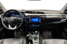 musta Toyota Hilux 2016 kuva 9.