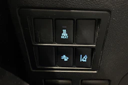 musta Toyota Hilux 2016 kuva 16.