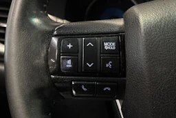 musta Toyota Hilux 2016 kuva 17.