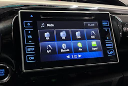 musta Toyota Hilux 2016 kuva 20.