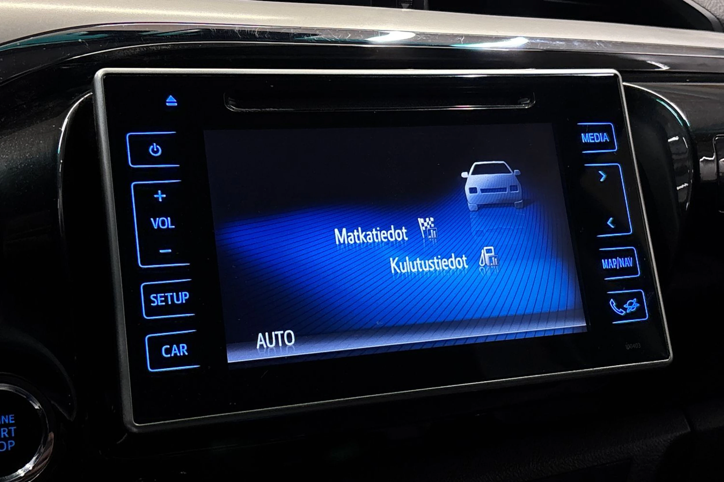 musta Toyota Hilux 2016 kuva 22.