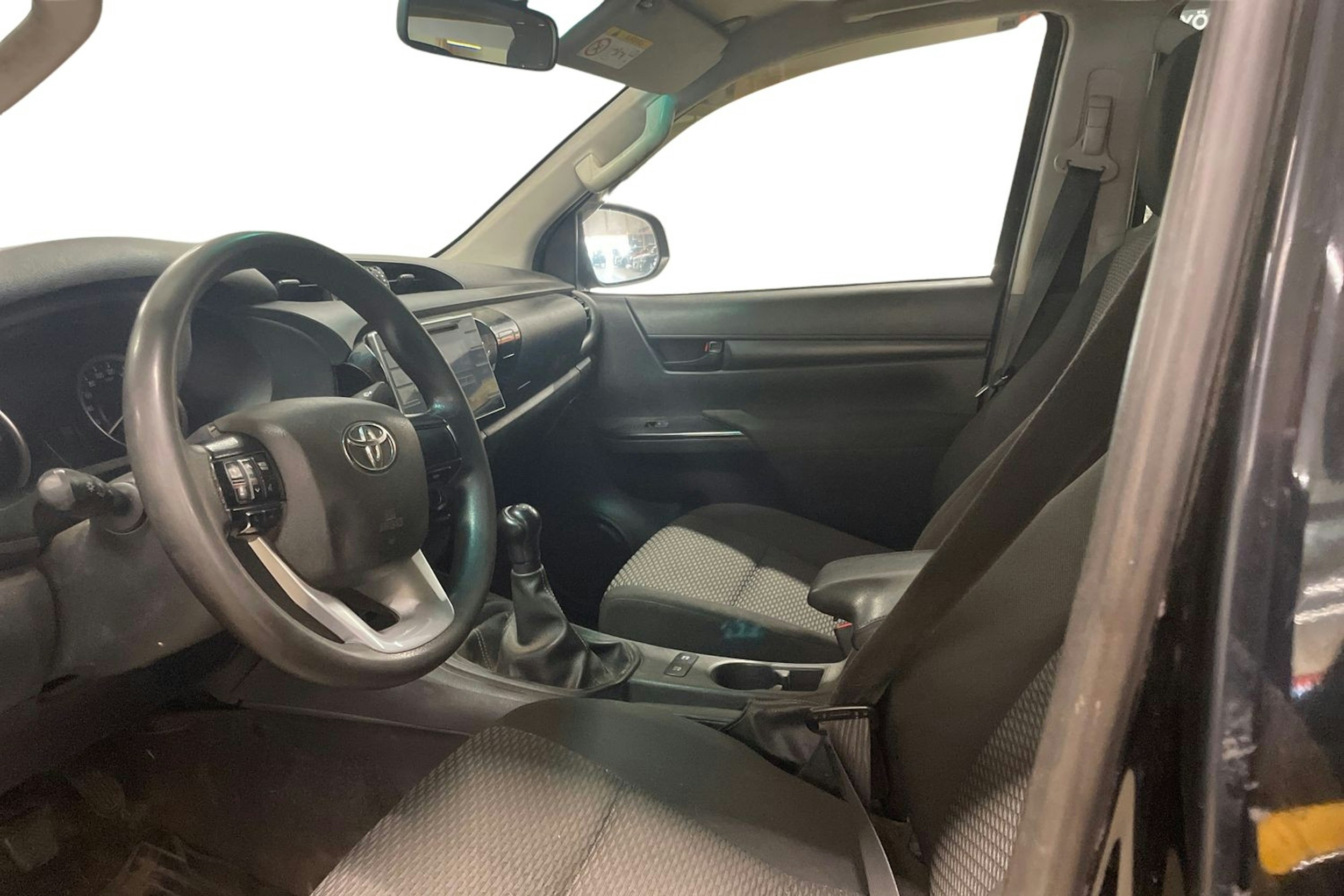 musta Toyota Hilux 2016 kuva 3.
