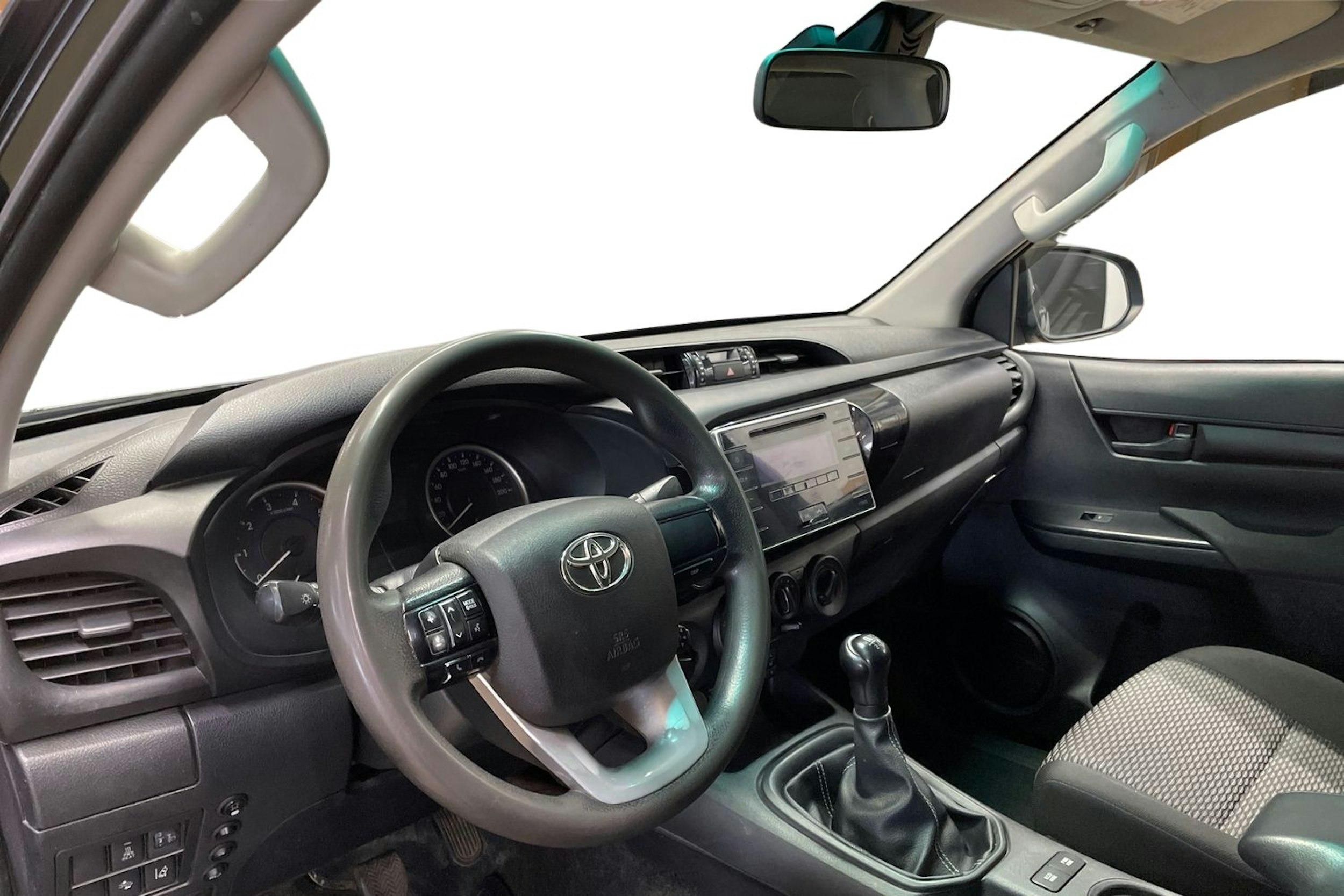 musta Toyota Hilux 2016 kuva 9.