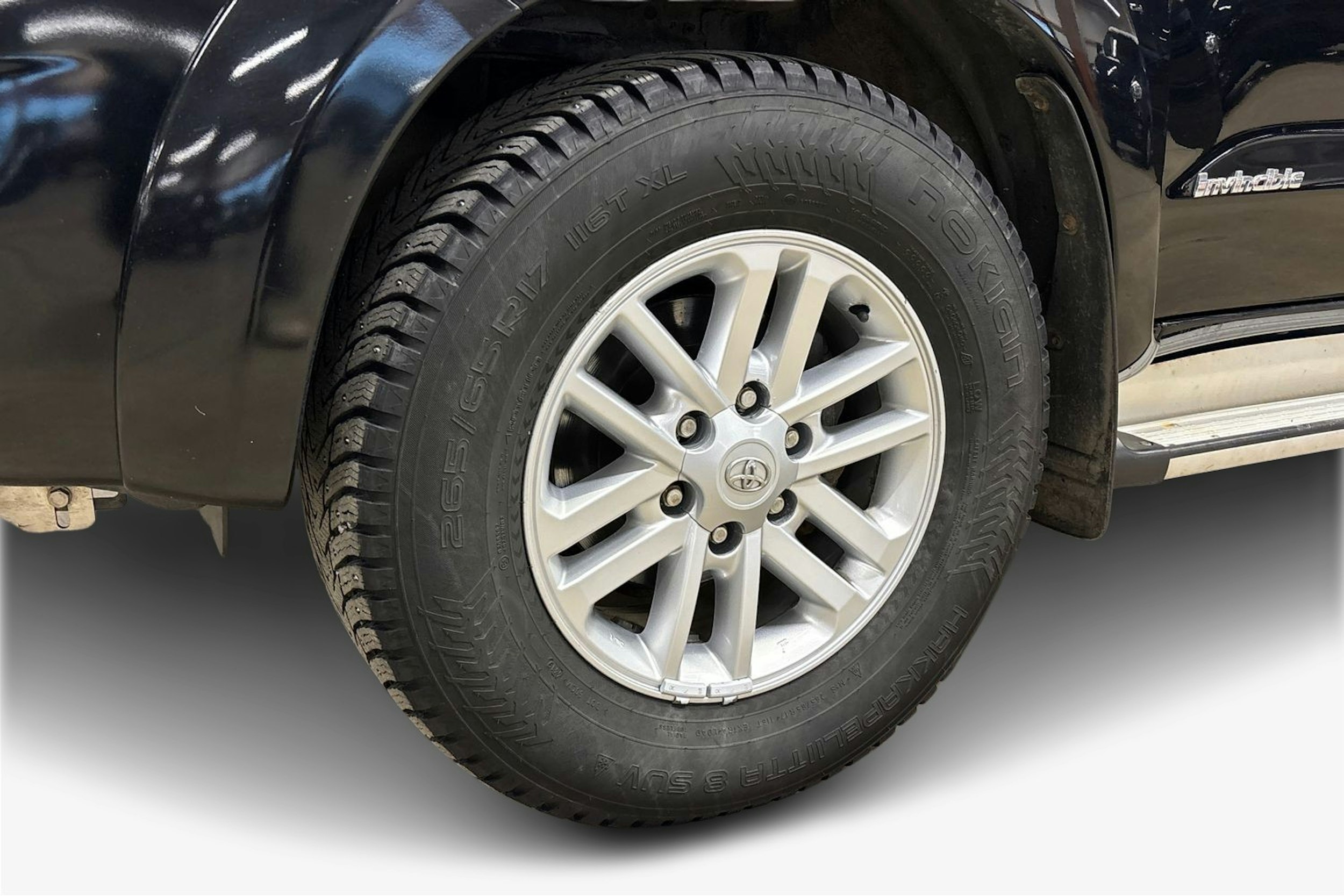 met. musta Toyota Hilux 2016 kuva 12.