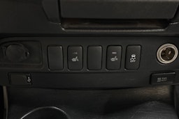 met. musta Toyota Hilux 2016 kuva 23.