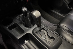 met. musta Toyota Hilux 2016 kuva 24.