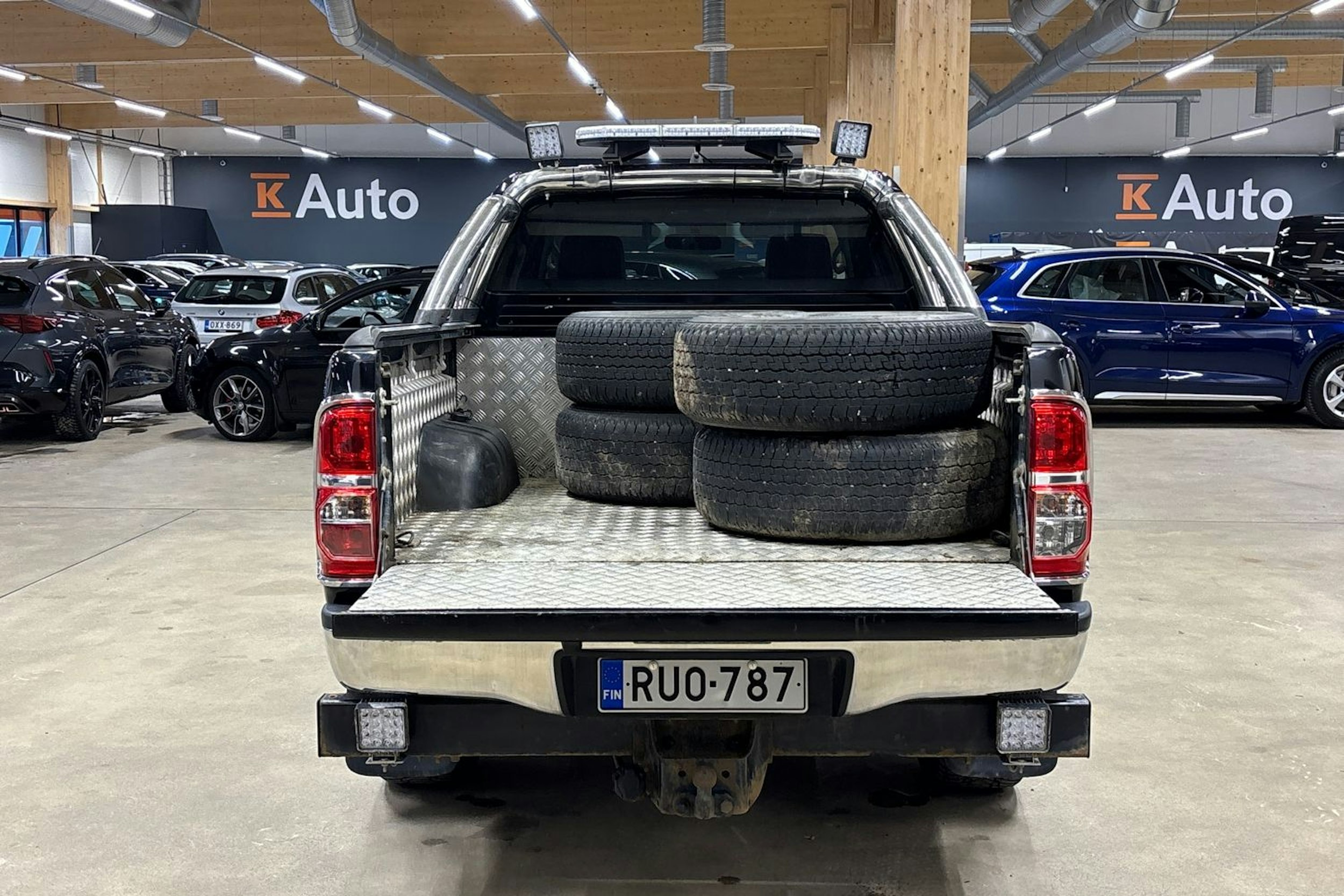met. musta Toyota Hilux 2016 kuva 27.