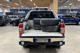 met. musta Toyota Hilux 2016 kuva 27.