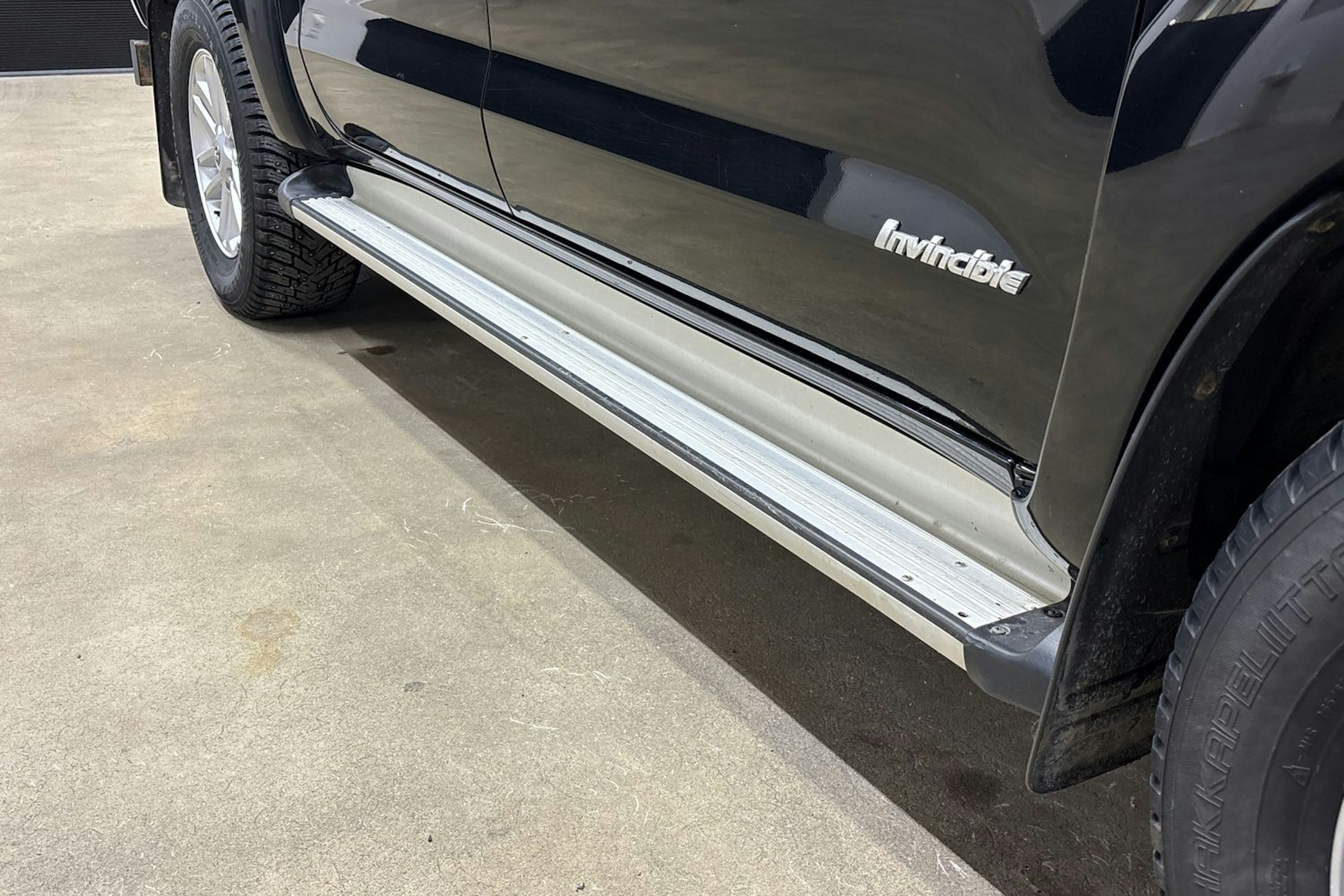 met. musta Toyota Hilux 2016 kuva 28.