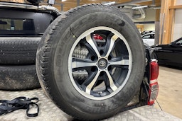 met. musta Toyota Hilux 2016 kuva 30.